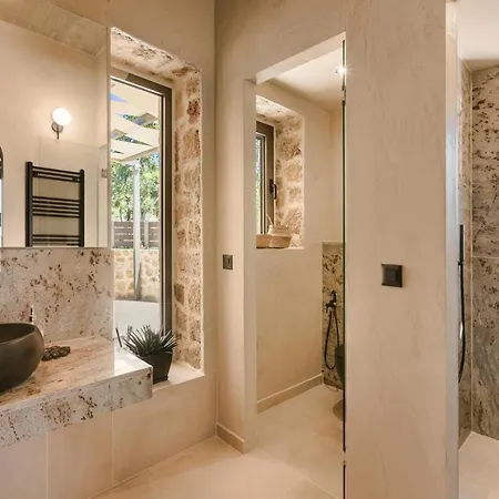 Golden Stone Made In Karavados Village! Vila Argostoli (Kefalonia)