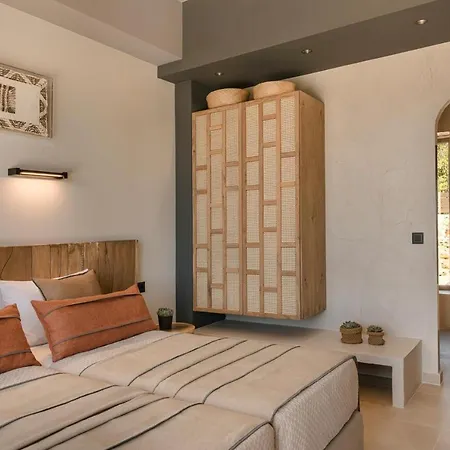 Golden Stone Made In Karavados Village! Vila Argostoli (Kefalonia)