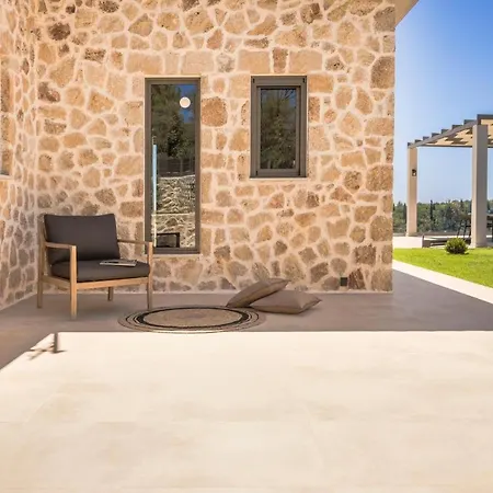 Vila Golden Stone Made In Karavados Village!